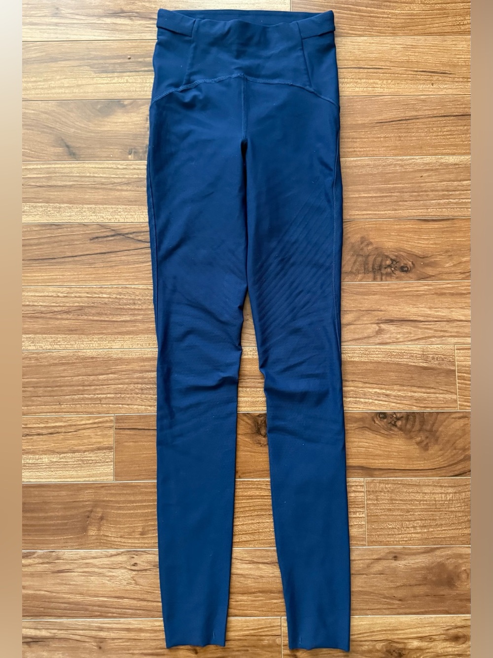 Lululemon Reflective Running Leggings – Size 2 – Navy – Mint Condition